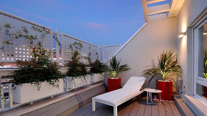 Decoración con plantas para una terraza pequeña