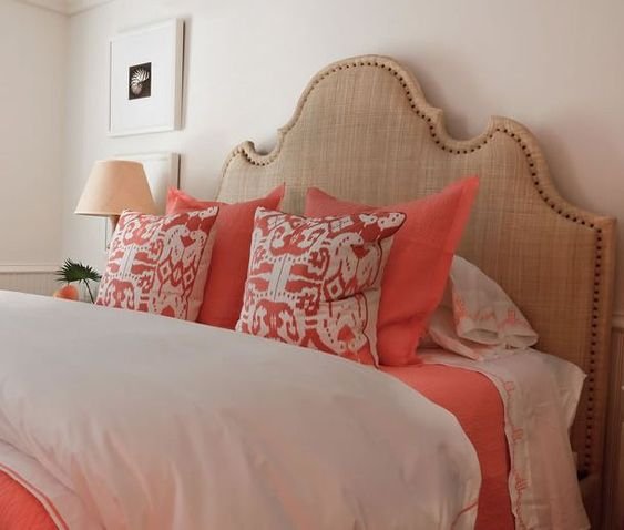 Dormitorio en color living coral