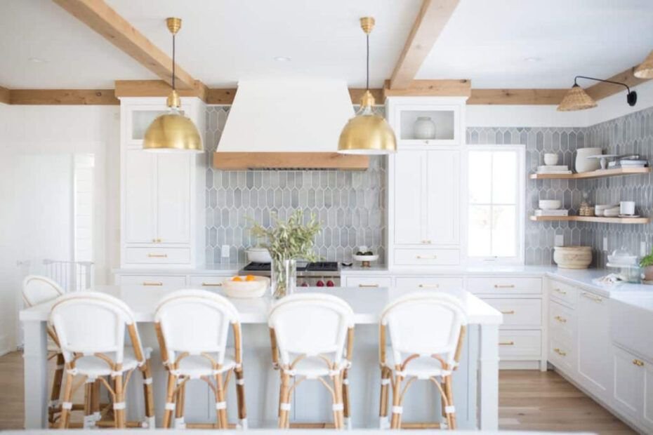 Cocina de estilo costero chic