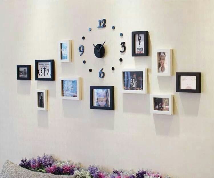 decoracion con cuadros y un reloj